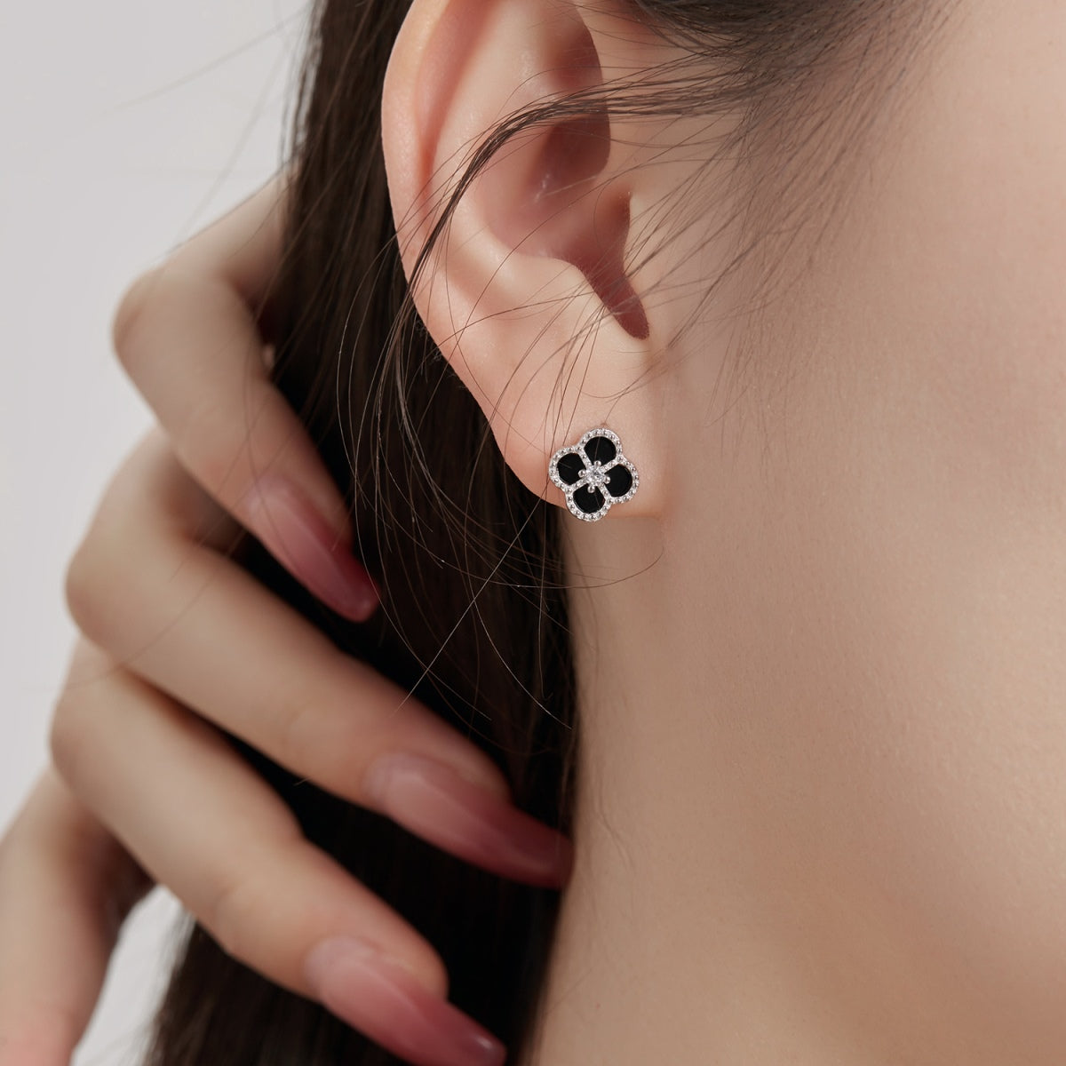 [Rose Tomorrow]Four-Leaf Clover Flower Shape Exquisite Earrings