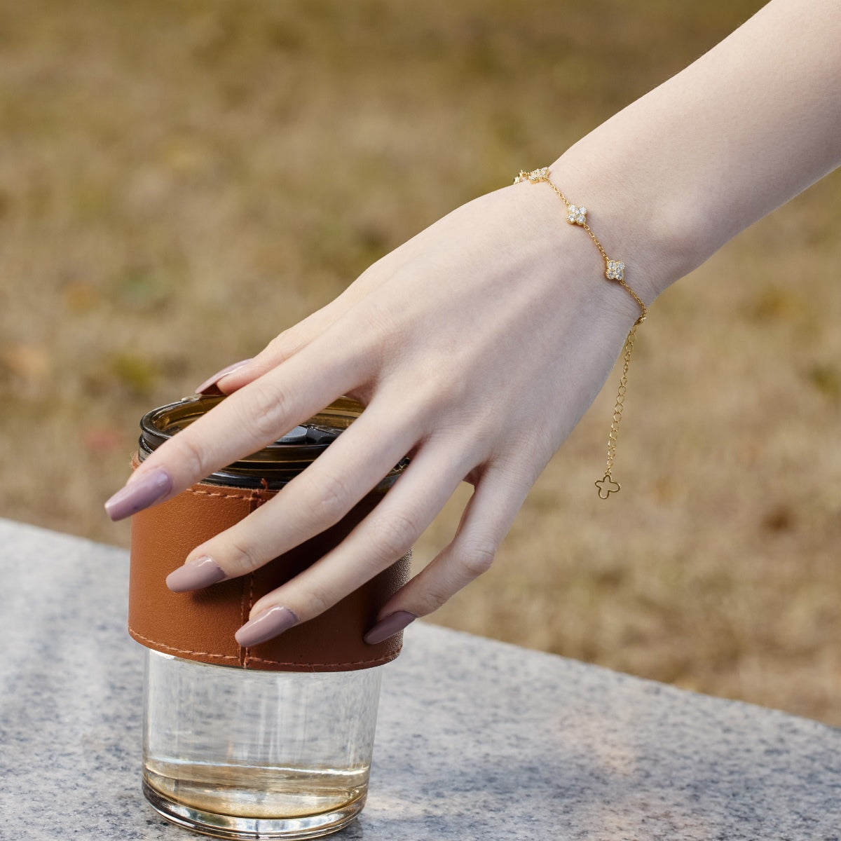 [Rose Tomorrow]Four-Leaf Clover Hollow Butterfly Bracelet