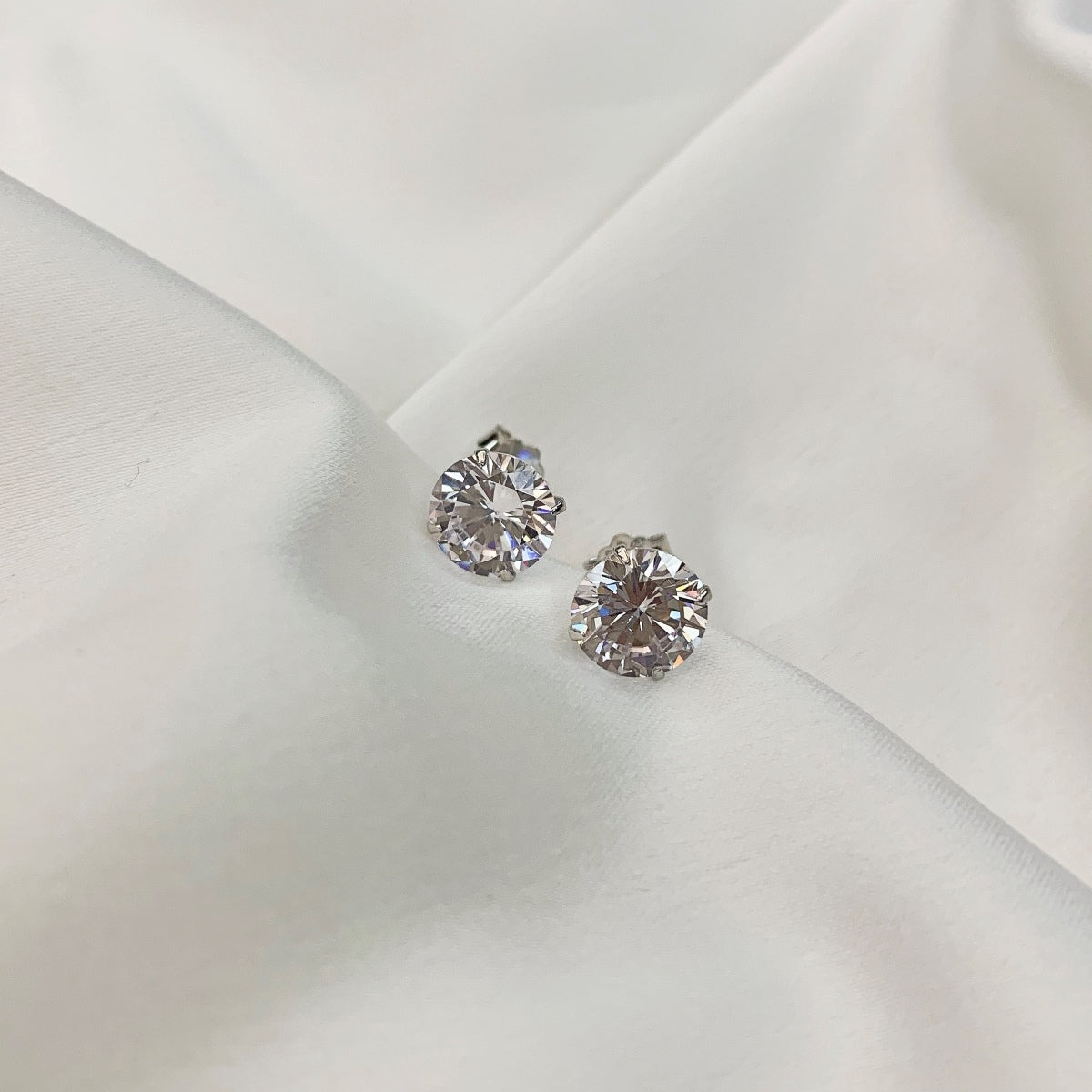 [Rose Tomorrow]Stylish Shiny Round Center Stone Stud Earrings