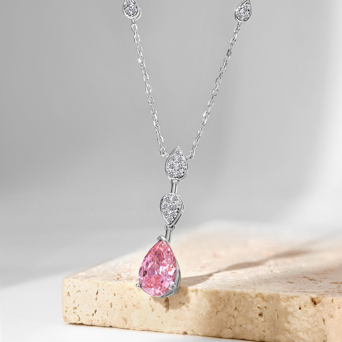 [Rose Tomorrow]Dazzling Pear Cut Necklace