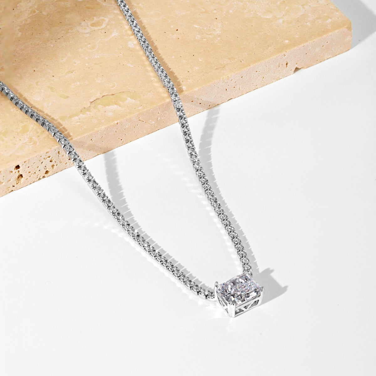 [Rose Tomorrow]4.0 Carat Elegant Radiant Cut Necklace