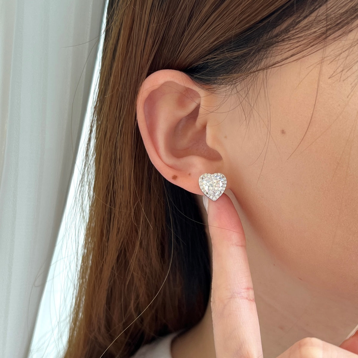 [Rose Tomorrow]Sparkling Heart Shape Lover Earrings