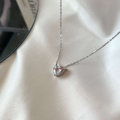 [Rose Tomorrow]Heart Shape Main Stone Pendant Collarbone Necklace