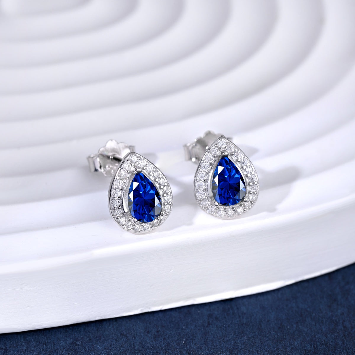 [Rose Tomorrow]Luxurious Water Drop Shape Earrings