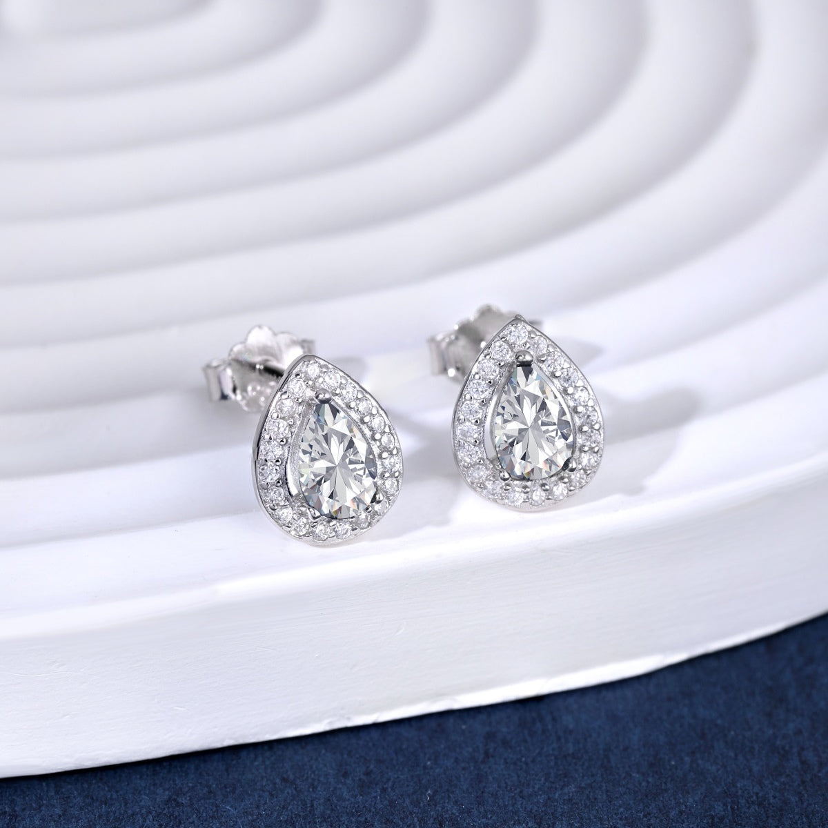 [Rose Tomorrow]Luxurious Water Drop Shape Earrings