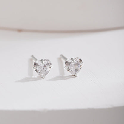 [Rose Tomorrow]Sparkling Heart Shaped Simple Earrings