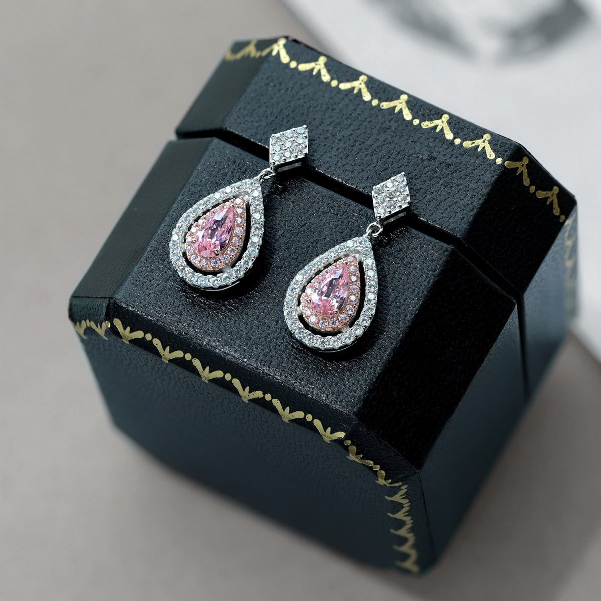 [Rose Tomorrow]Ornate Delicate Water Drop Shape Banquet Earrings