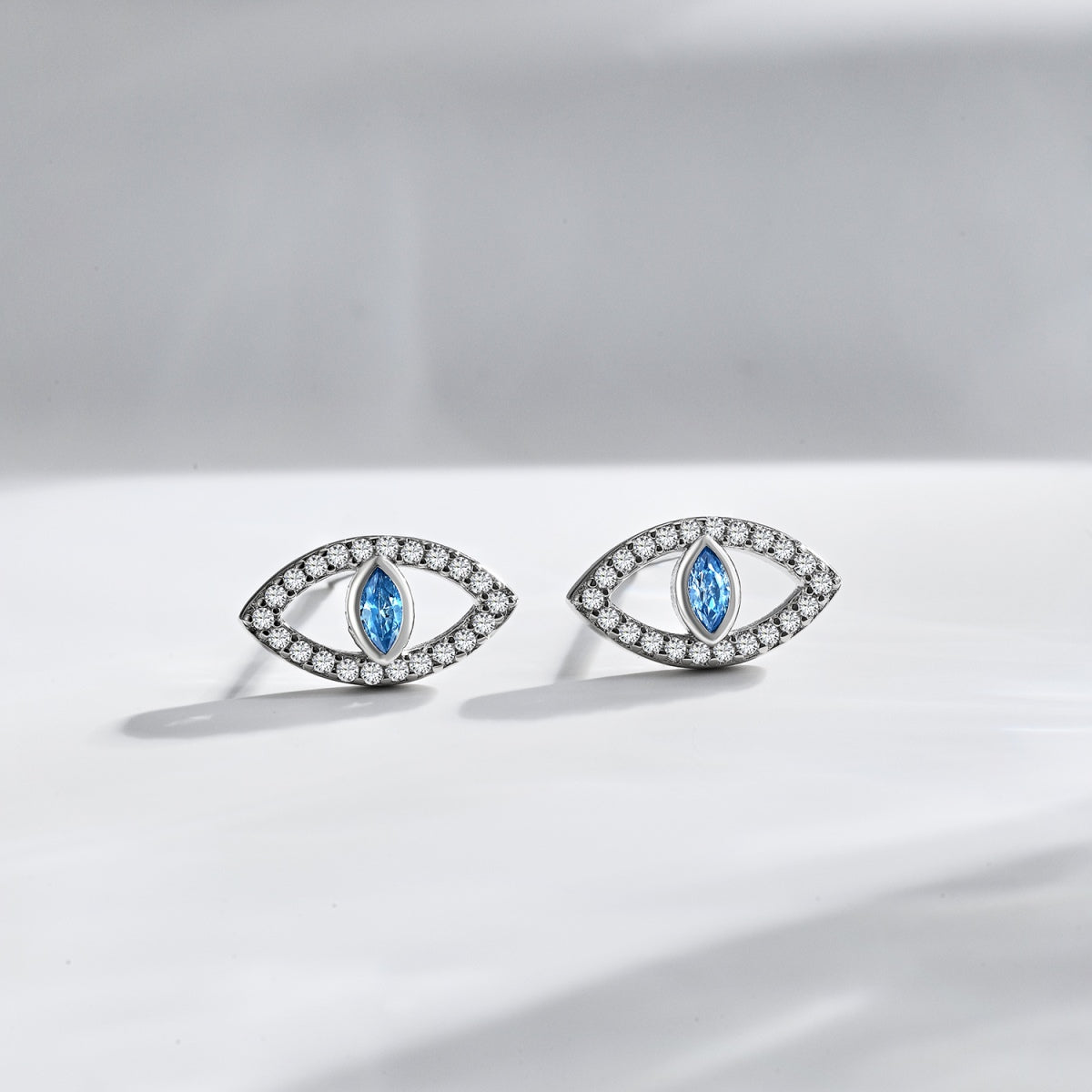 [Rose Tomorrow]Blue Devil Eyes Hollow Stud Earrings