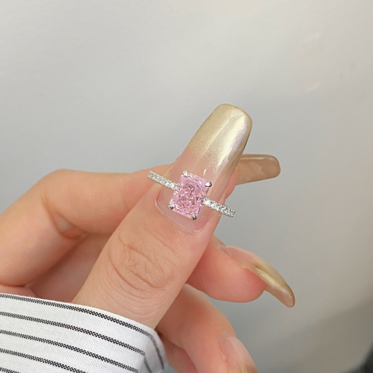 [Rose Tomorrow]2.0 Carat Dazzling Sparkling Radiant Cut Party Ring