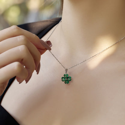 [Rose Tomorrow]Heart-Shaped Four-Leaf Clover Bead Necklace