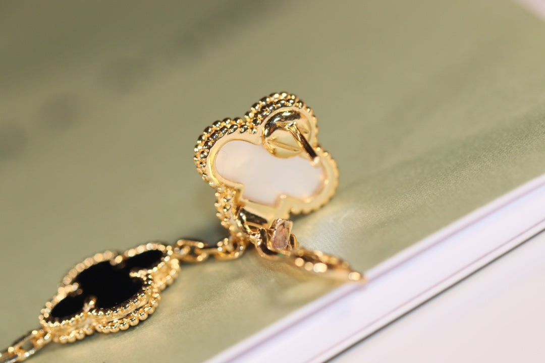 [Rose Tomorrow]CLOVER EARRINGS GOLD ONYX MOP 3 MOTIF