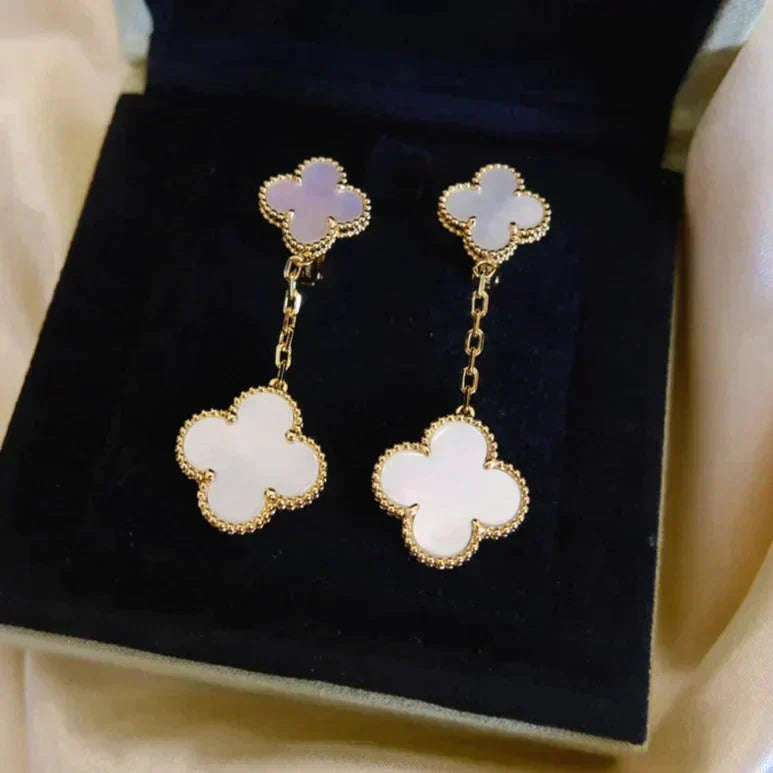 [Rose Tomorrow]CLOVER 2 MOTIF WHITE MOP EARRINGS