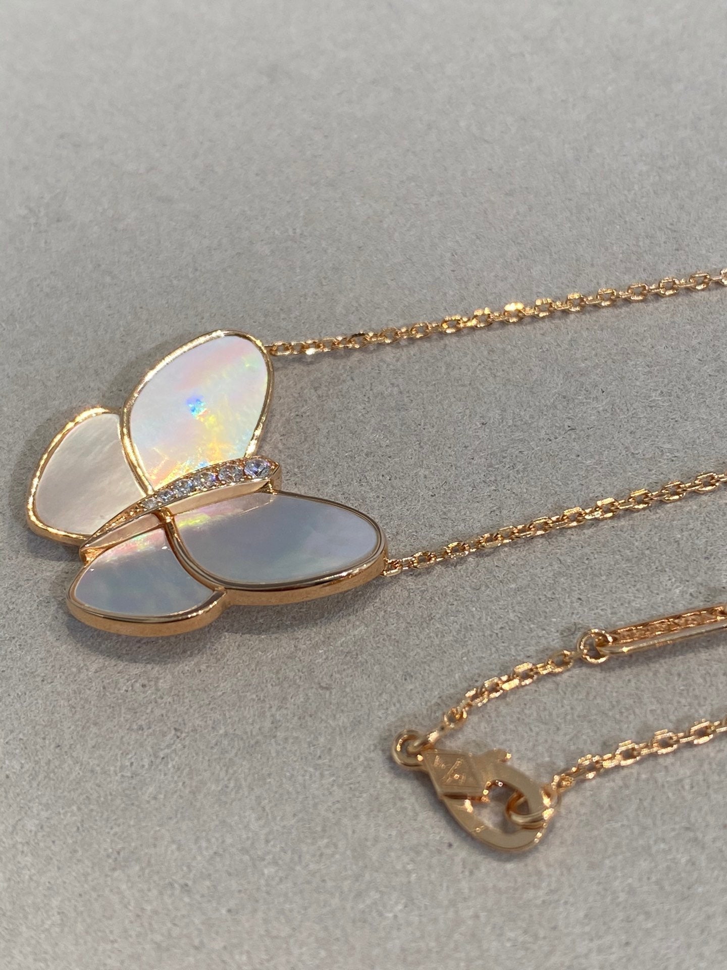 [Rose Tomorrow]BUTTERFLY GOLD MOP DIAMOND NECKLACE