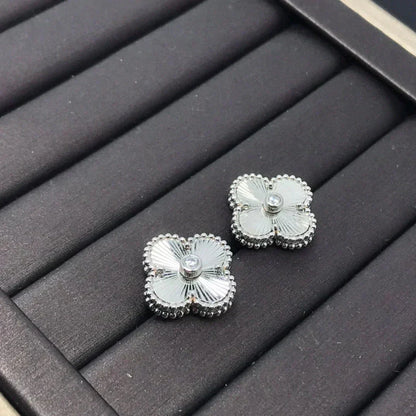 [Rose Tomorrow]CLOVER MINI 9.5MM LASER EARRINGS