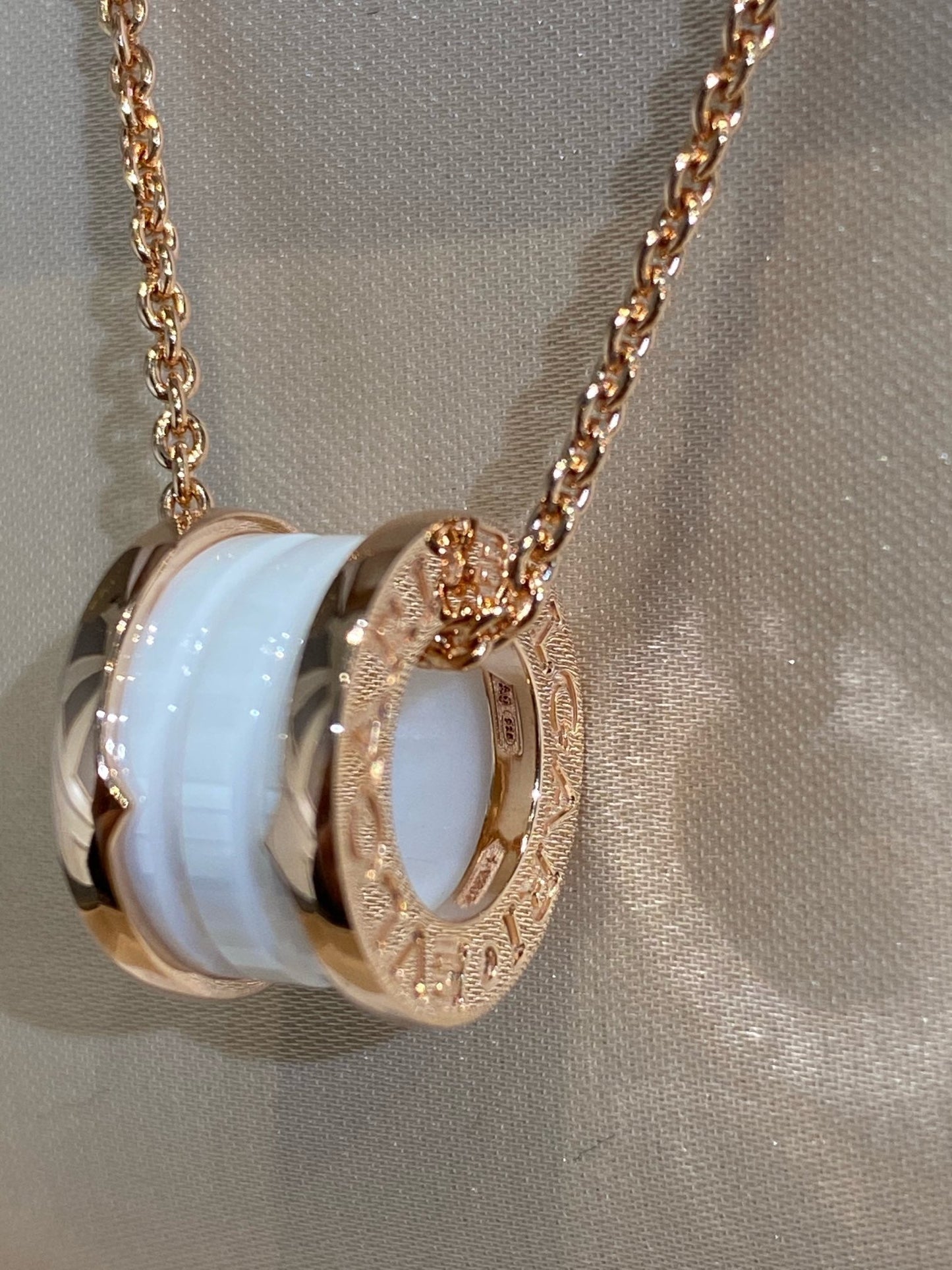 [Rose Tomorrow]ZERO 1 WHITE CERAMIC PINK GOLD NECKLACE