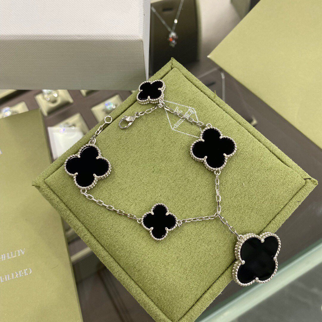 [Rose Tomorrow]CLOVER 5 MOTIFS SIVLER ONYX BRACELET