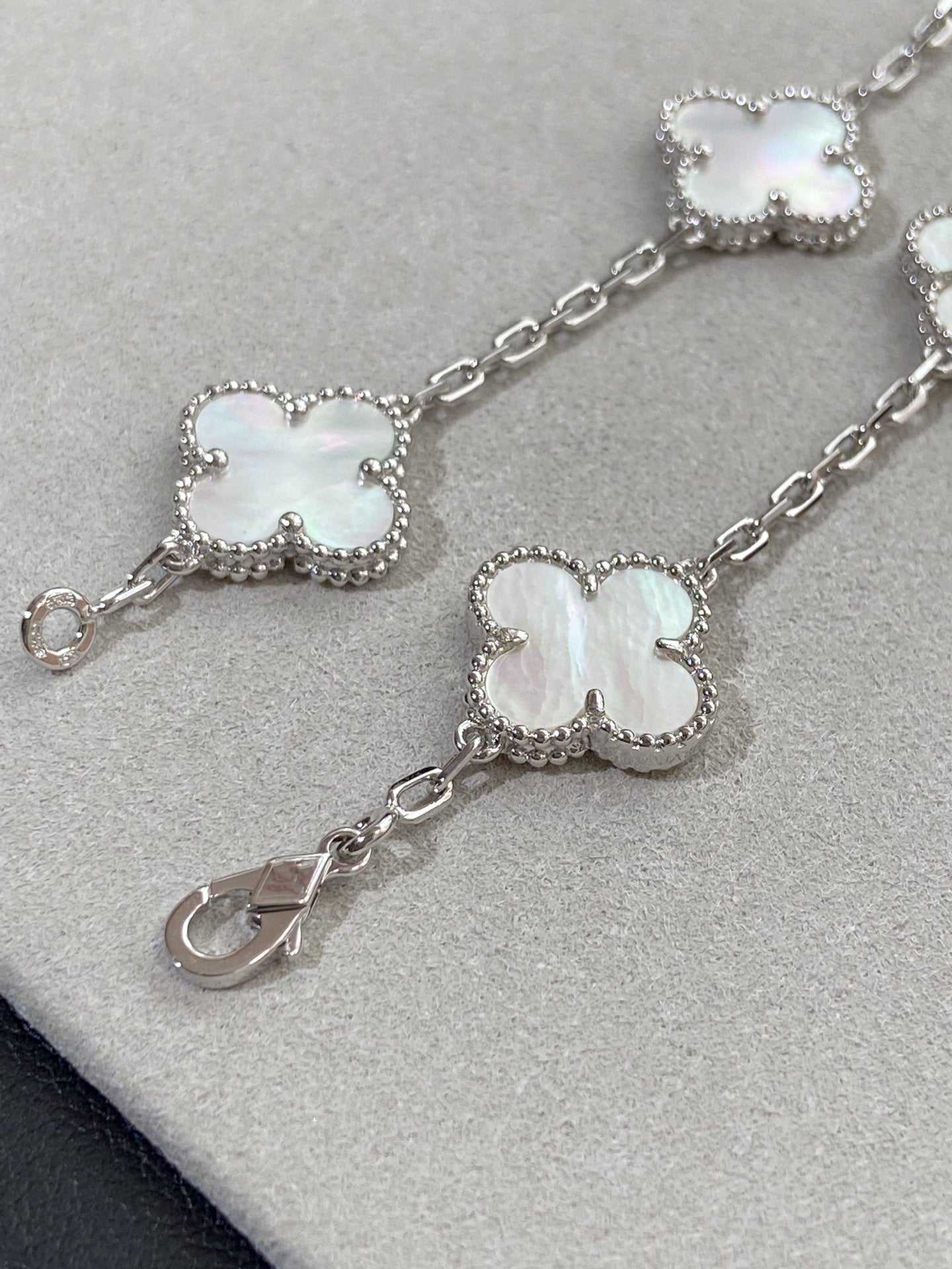 [Rose Tomorrow]CLOVER SILVER MOP 5 MOTIF BRACELET