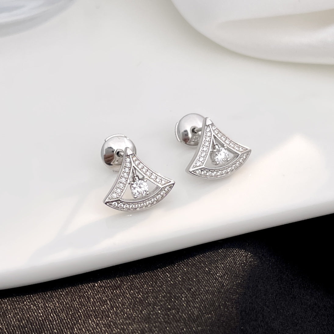 [Rose Tomorrow]DREAM MINI DIAMOND STUD EARRINGS