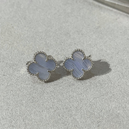 [Rose Tomorrow]CLOVER CHALCEDONY SILVER STUD EARRINGS