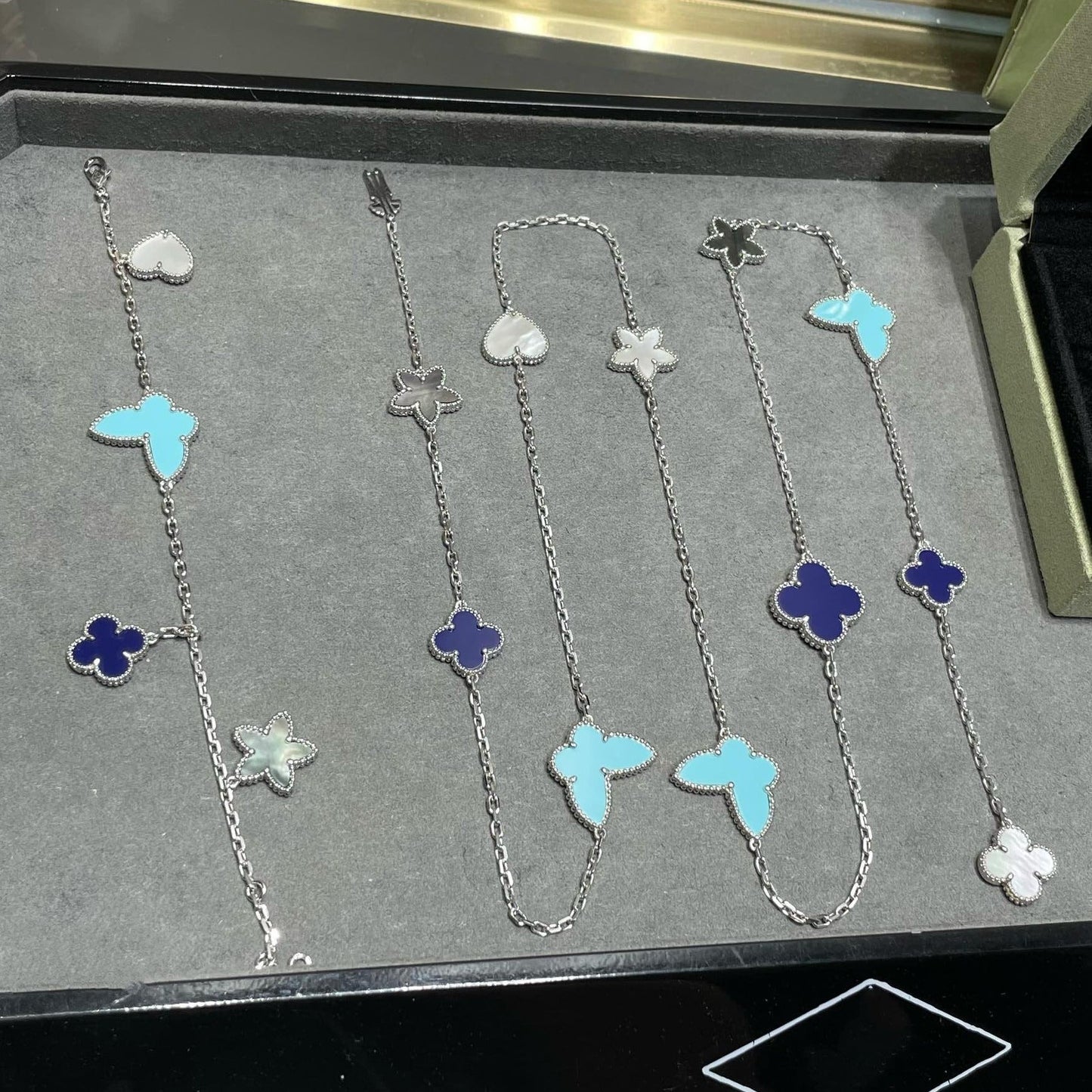 [Rose Tomorrow]LUCKY CLOVER SILVER 11 MOTIF NECKLACE