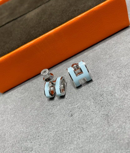 [Rose Tomorrow]POP H SKY BLUE STUD EARRINGS