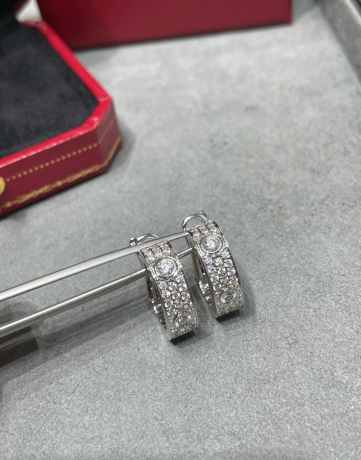 [Rose Tomorrow]LOVE 5.5MM DIAMOND PAVED EARRINGS