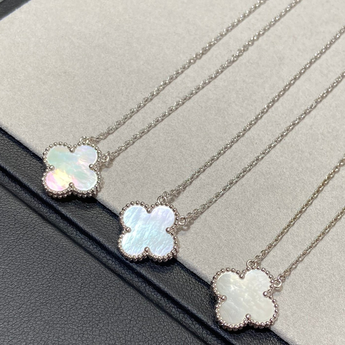 [Rose Tomorrow]CLOVER MEDIUM SILVER WHITE MOP NECKLACE