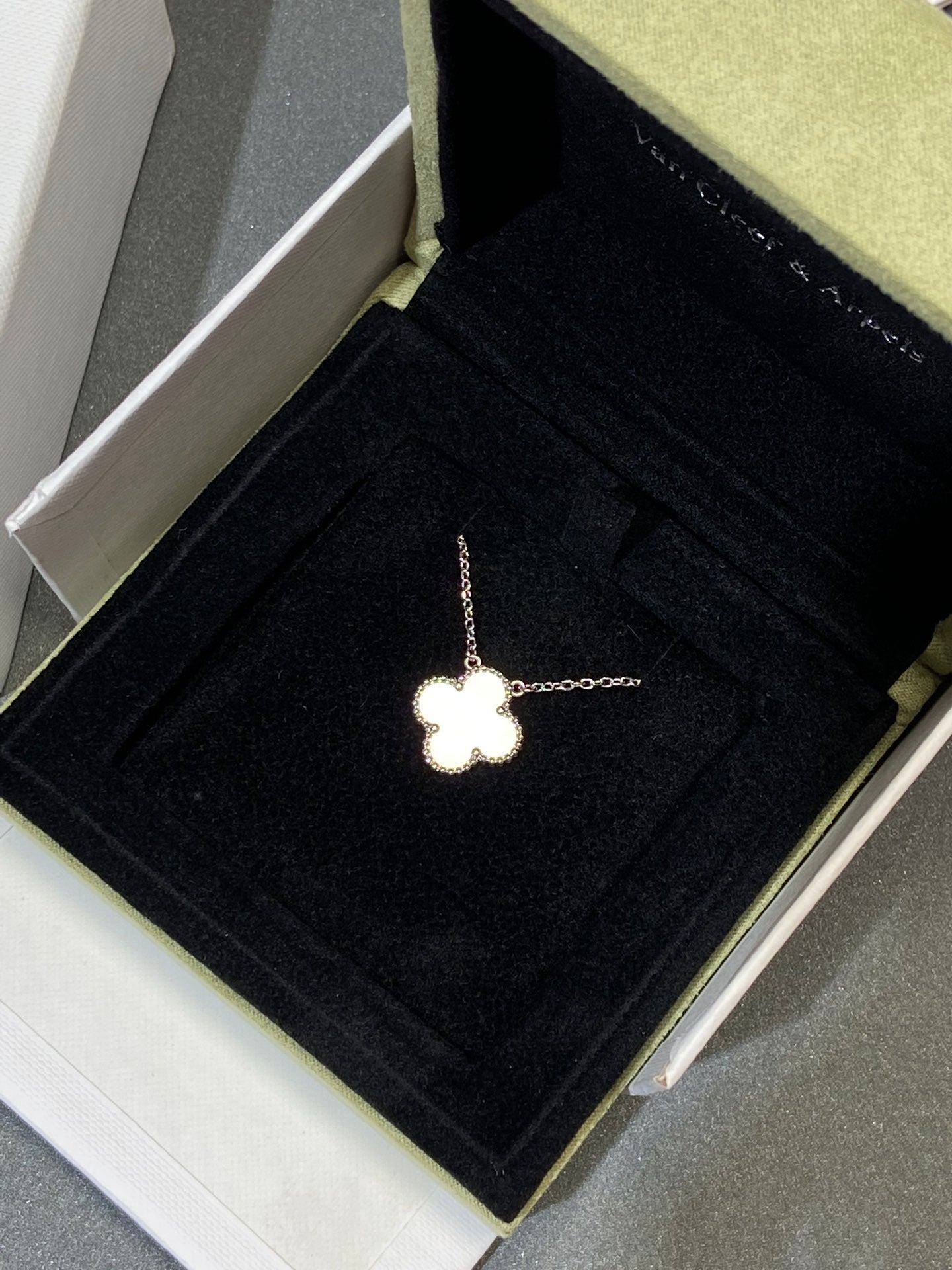 [Rose Tomorrow]CLOVER MEDIUM SILVER WHITE MOP NECKLACE