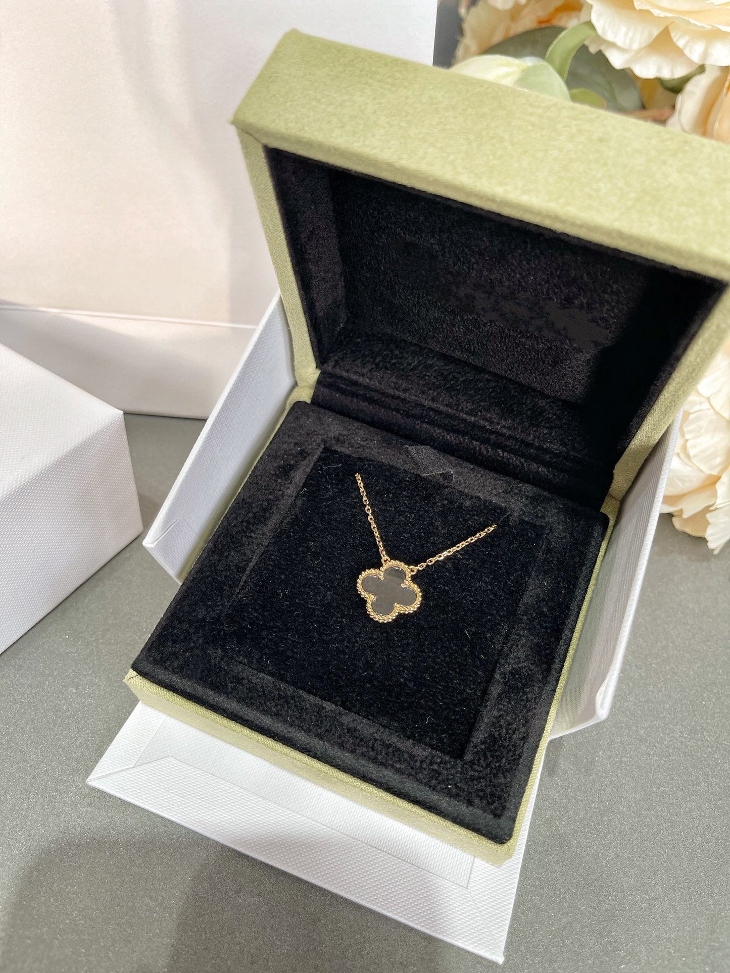 [Rose Tomorrow]CLOVER ROCK CRYSTAL ROSE GOLD NECKLACE