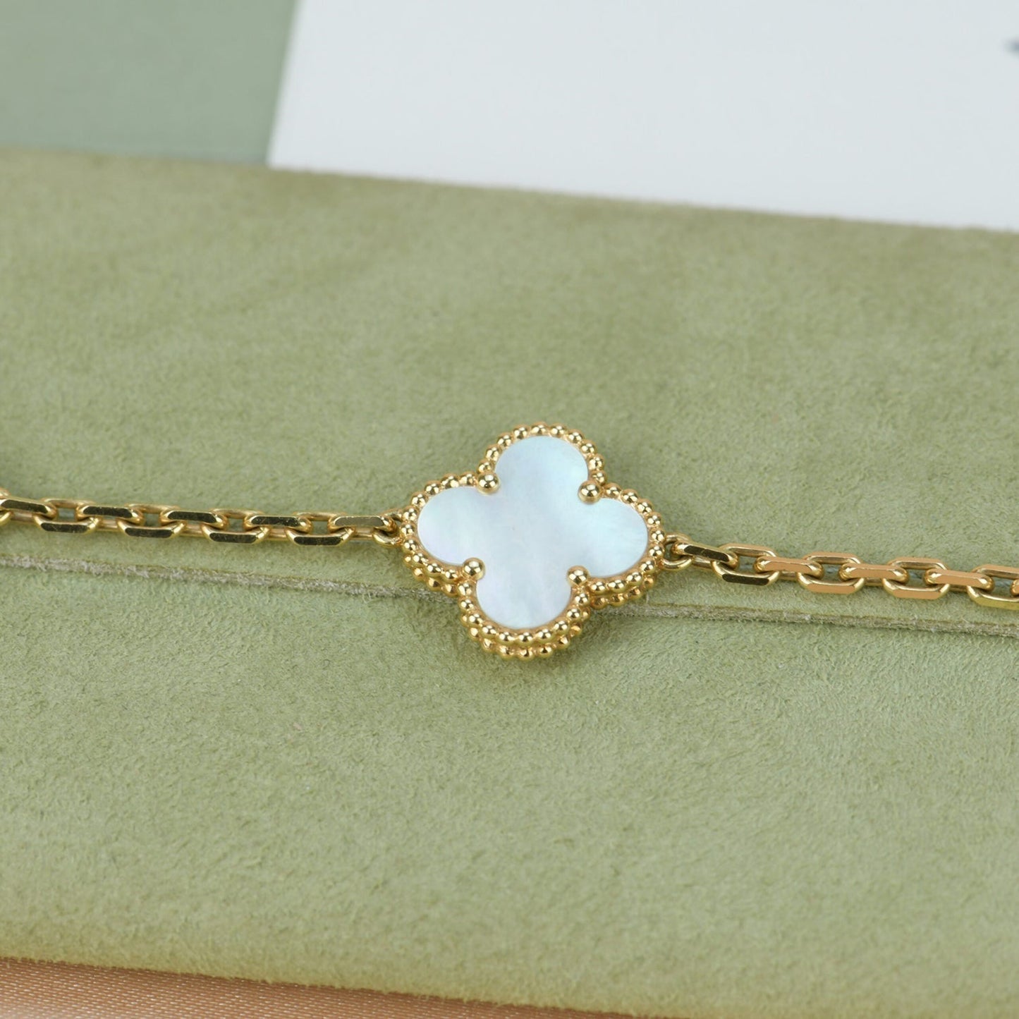 [Rose Tomorrow]CLOVER  5 MOTIF WHITE MOP BRACELET