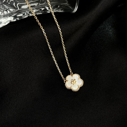 [Rose Tomorrow]LUCKY  WHITE MOP  PLUM BLOSSOM NECKLACE