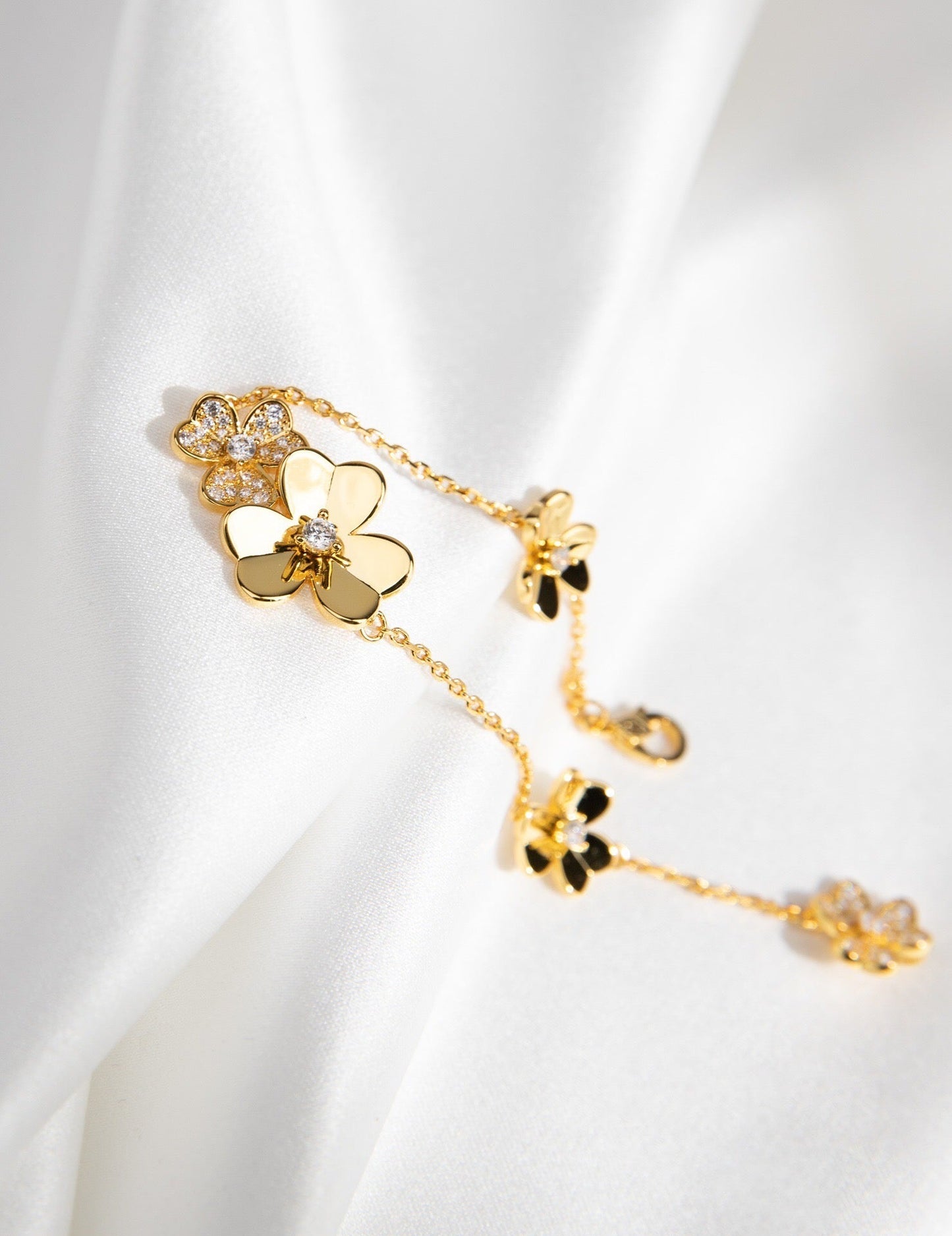 [Meteor Jewellery] 5 Flower Gold Flower Diamond Bracelet