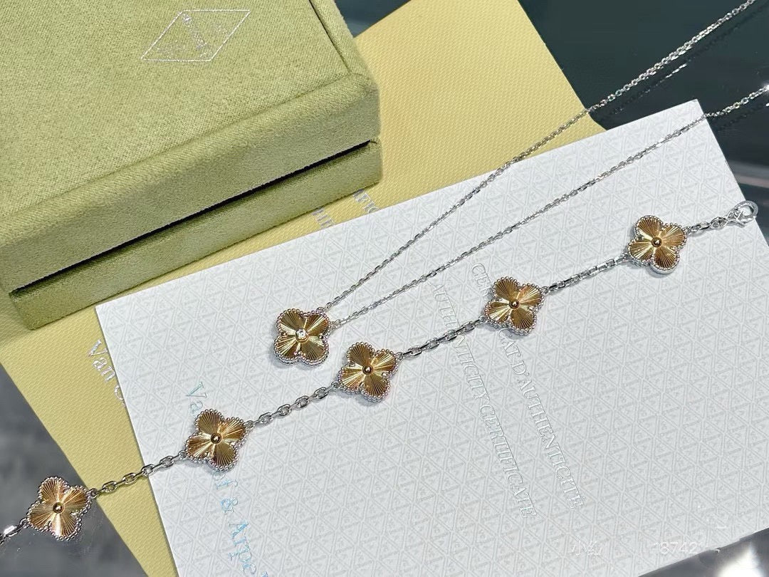 [Rose Tomorrow]Christmas edition CLOVER SILVER 5 MOTIFS BRACELET