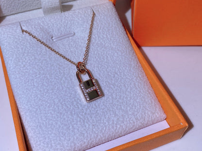 [Rose Tomorrow]HM ADVANCED NICHE LOCK HEAD NECKLACE DIAMONDS