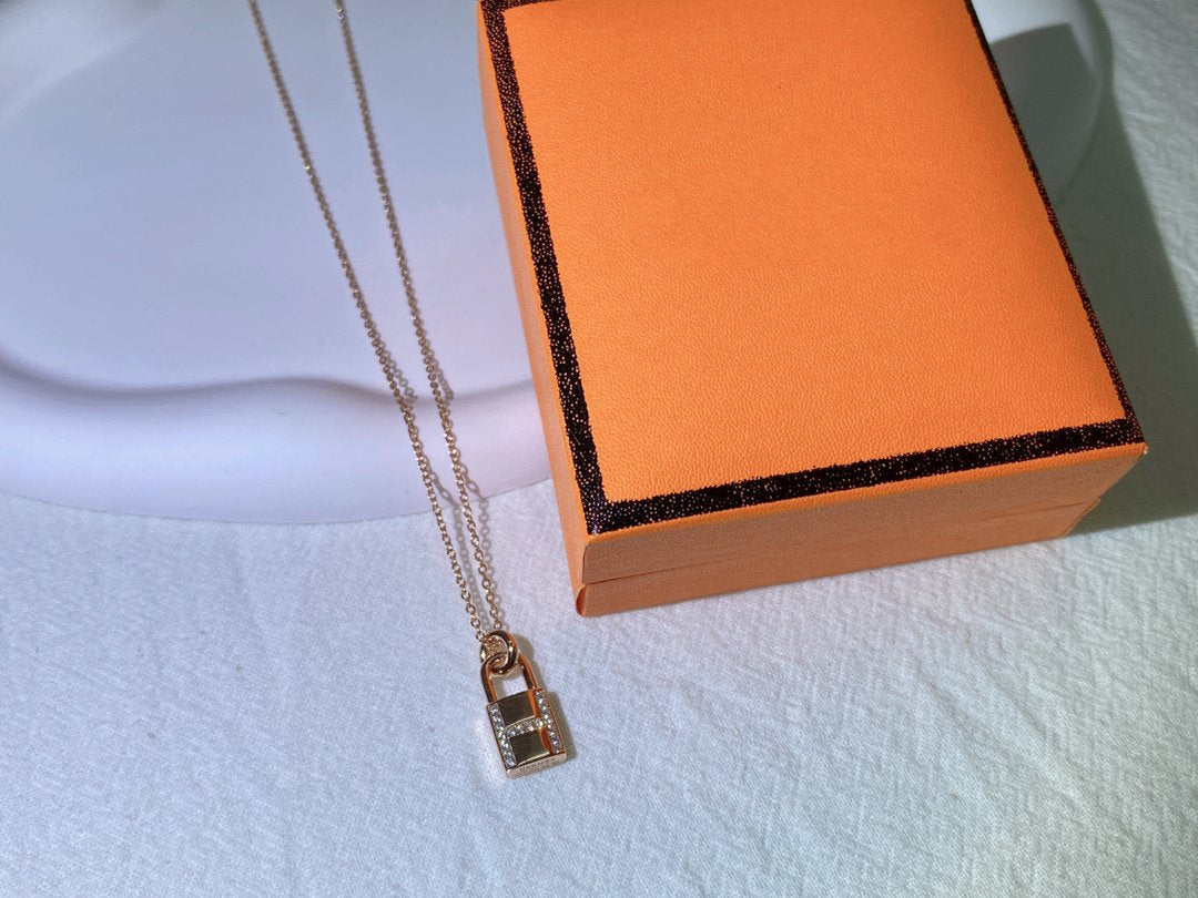 [Rose Tomorrow]HM ADVANCED NICHE LOCK HEAD NECKLACE DIAMONDS