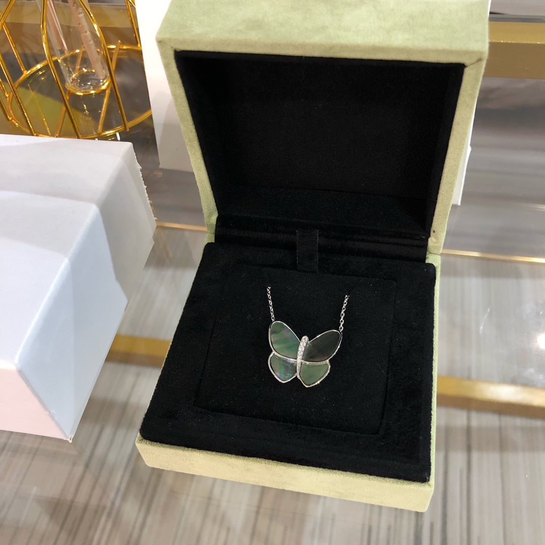 [Rose Tomorrow]LARGE BUTTERFLY SILVER PENDANT DIAMOND NECKLACE