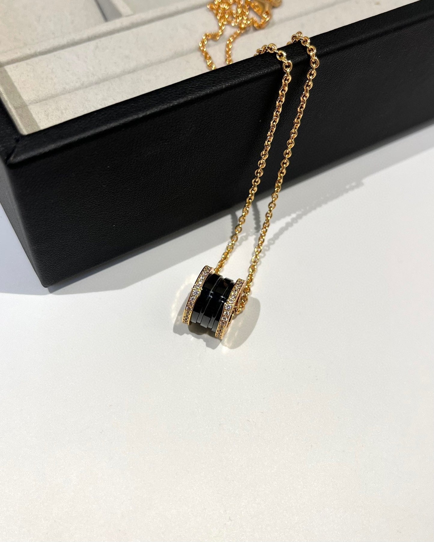 [Rose Tomorrow]ZERO 1 BLACK CERAMIC DIAMOND PINK GOLD NECKLACE