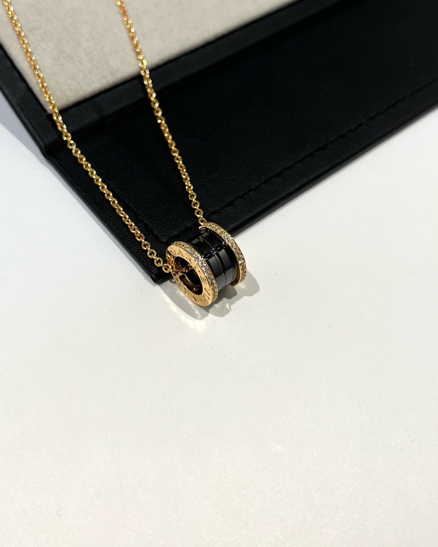 [Rose Tomorrow]ZERO 1 BLACK CERAMIC DIAMOND PINK GOLD NECKLACE