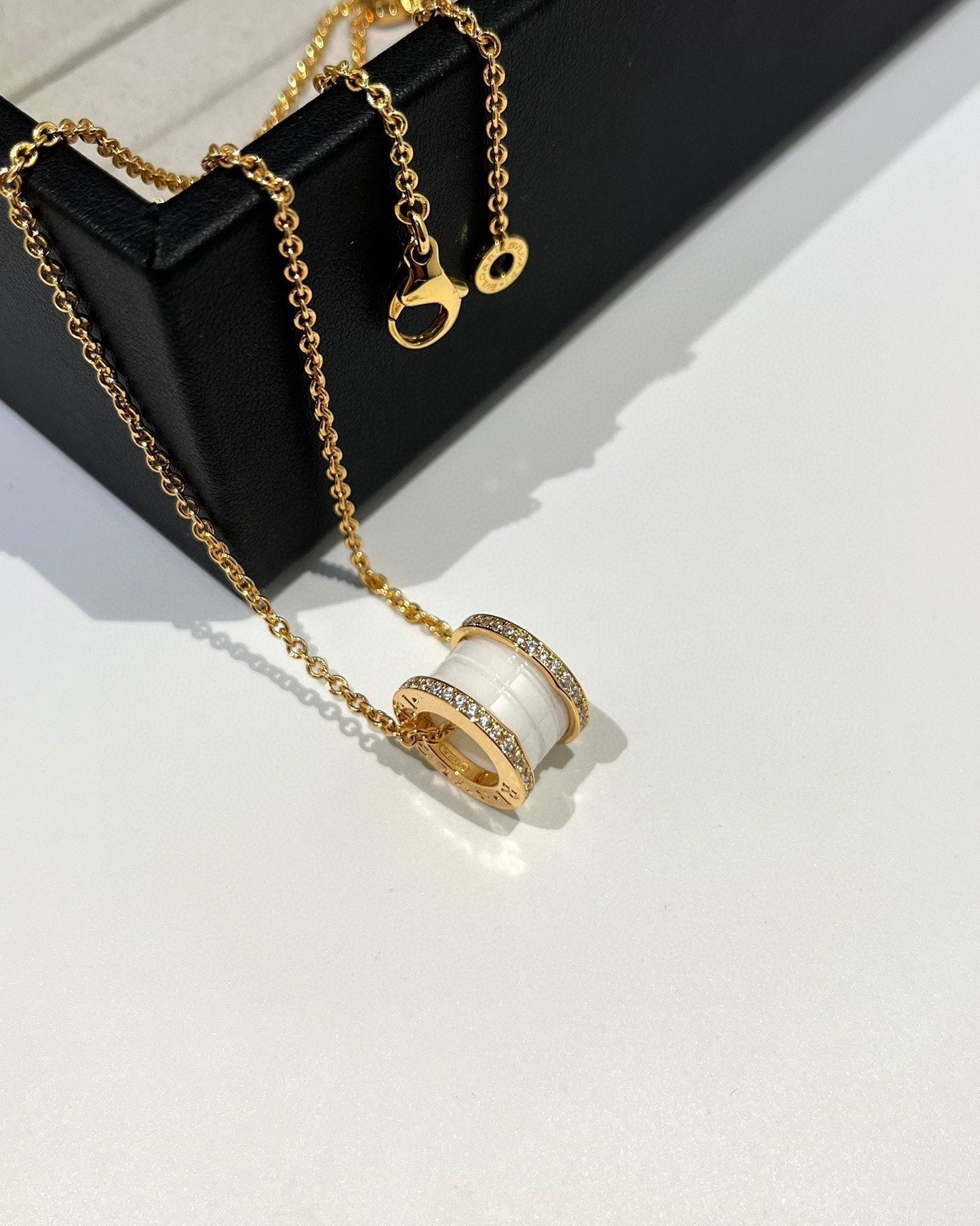 [Rose Tomorrow]ZERO 1 WHITE CERAMIC DIAMOND PINK GOLD NECKLACE